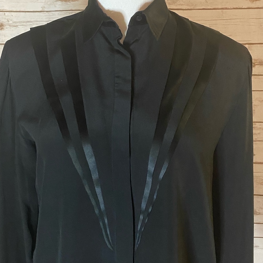 Vintage Carlisle black 100% silk pleated front button-down blouse Size 10 - Picture 3 of 9